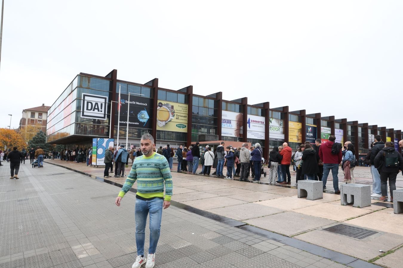 Bigarren eguna, argazkitan