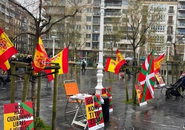 Constitucionalistas se manifiestan en San Sebastián en favor de la Carta Magna