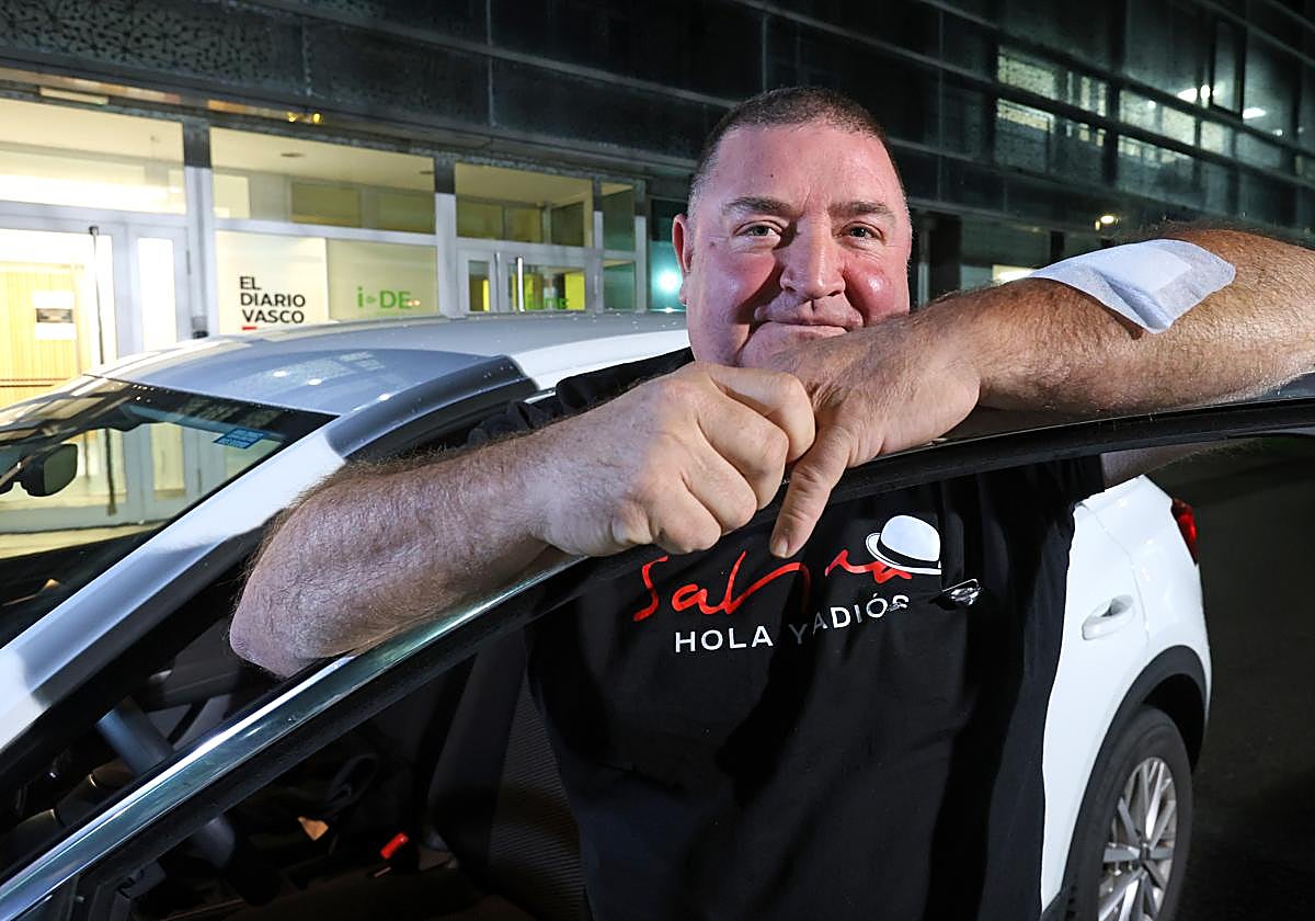 Lucas Arizabalo, con la camiseta de la última gira. «Tengo pocas fotos con Joaquín, nunca me he preocupado de eso», dice.