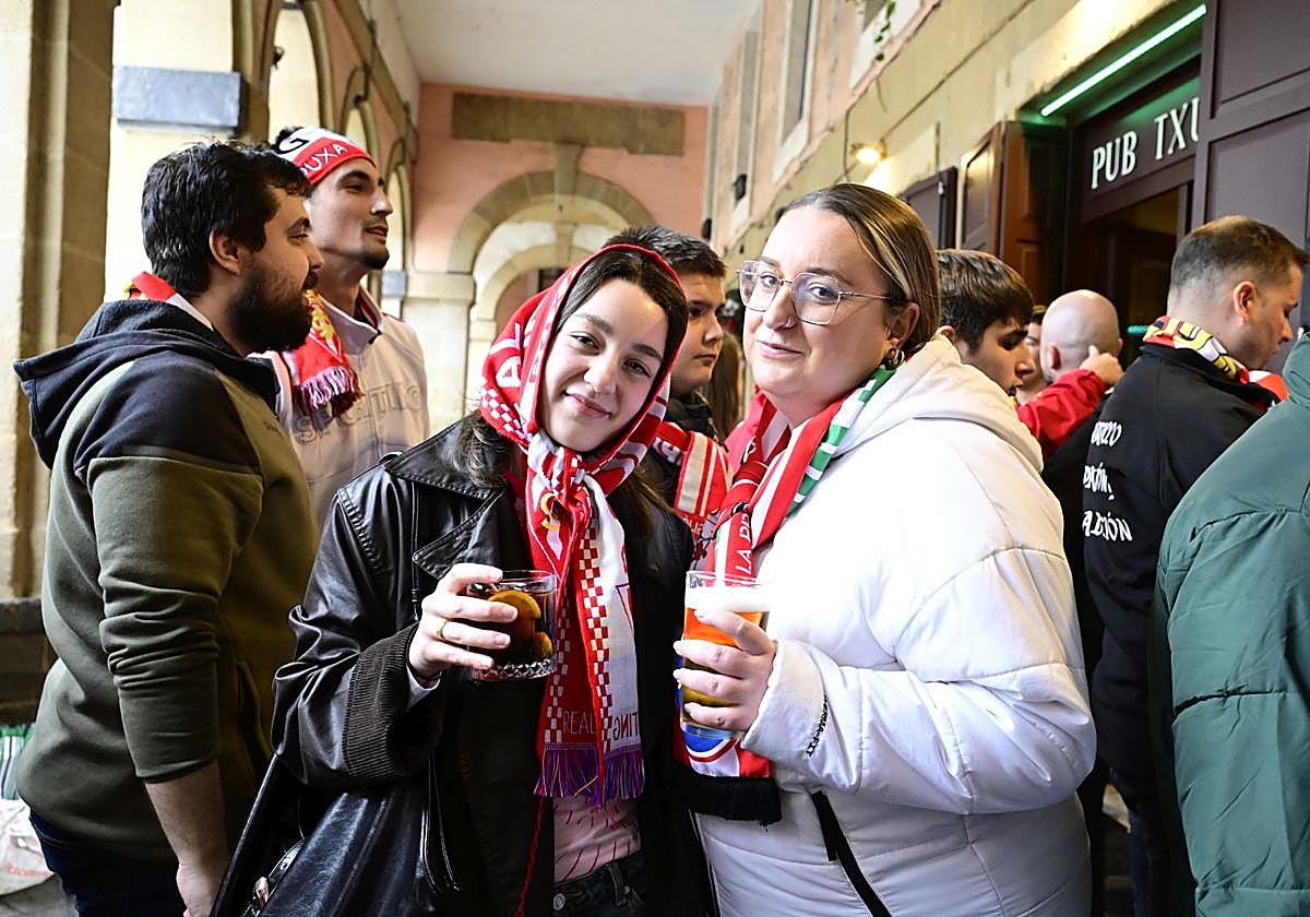 El fútbol ha hecho que muchos asturianos pasen el puente en Donostia.