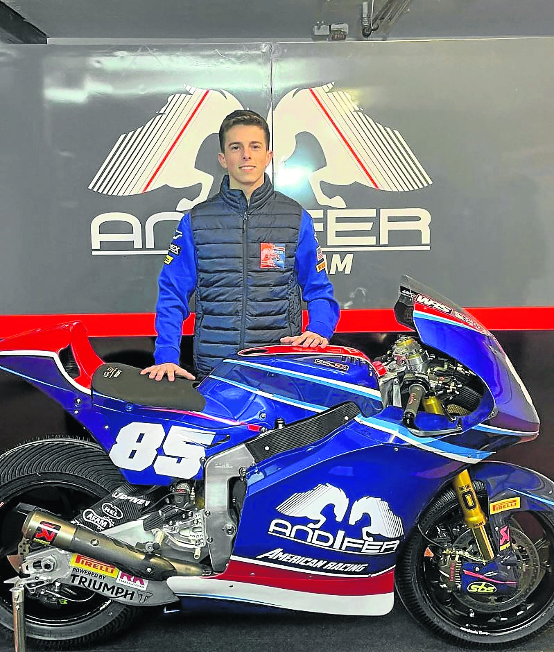 Xabi Zurutuza con la moto con la que ha competido esta temporada con el American Racing Andifer.