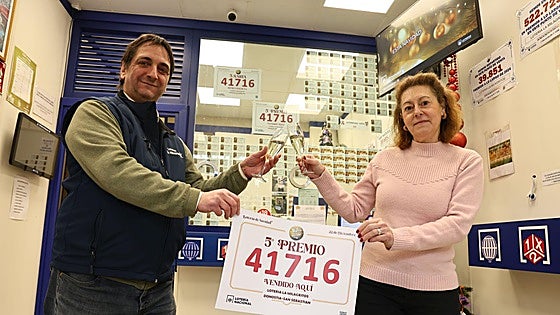 «Estábamos a punto de cerrar cuando nos han avisado de que hemos vendido un quinto premio»