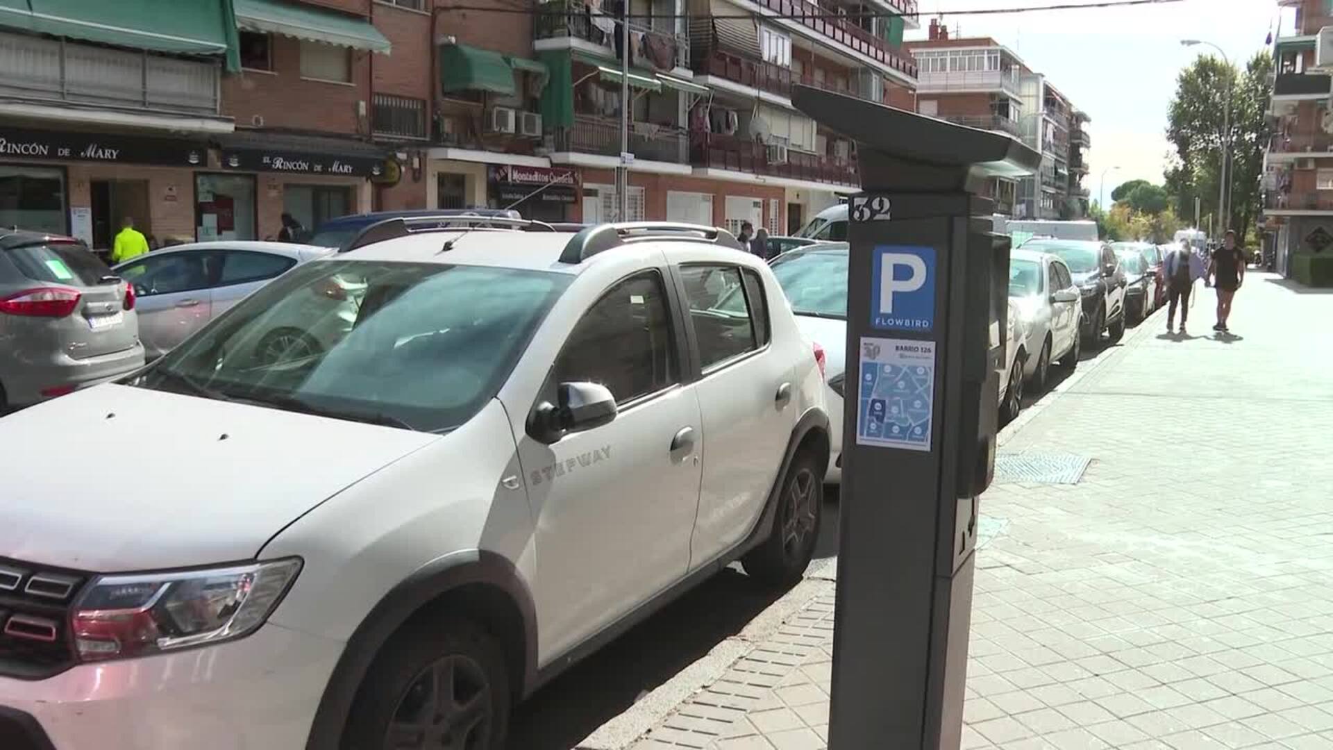 Vecinos del barrio madrileño de Zofío (Usera) esperan que el SER facilite aparcar en la zona