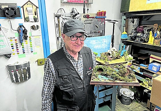 Juan y sus veleros con cáscara de nuez