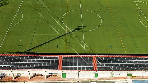 Comunidades energéticas: cómo ahorrar un 30 % en la factura eléctrica compartiendo energía limpia