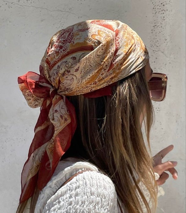 Pañuelo estilo pirata.