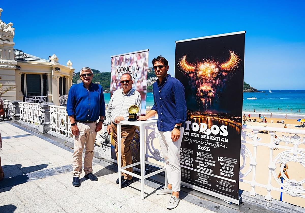 Presentado el cartel oficial de los toros de Illunbe y entrega de la Concha de Oro