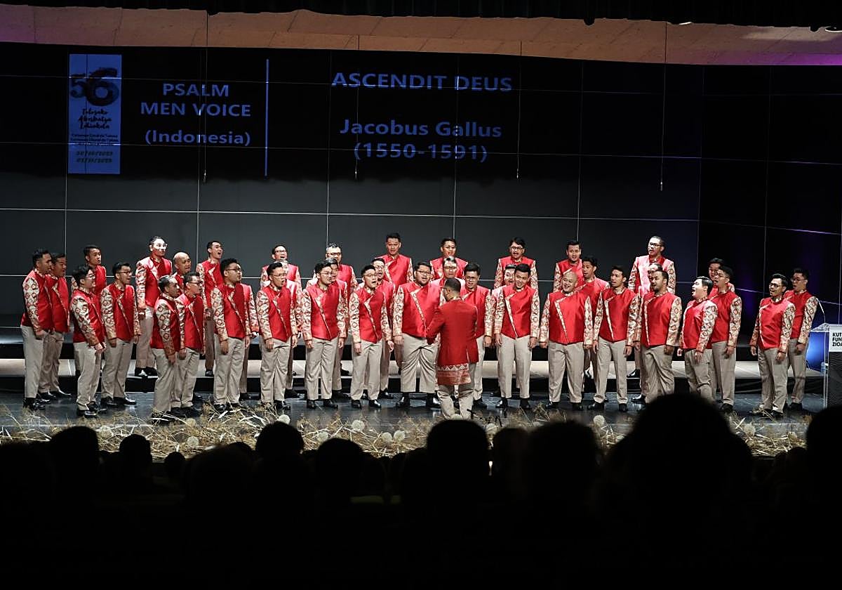 Los coralistas indonesios de Psalm Men Voice abrieron la competición ayer en Tolosa
