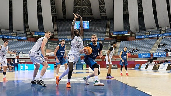 Oficial: Omar Lo llega al GBC