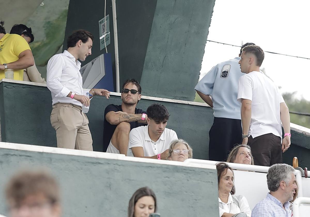 Remiro, Turrientes y Jon Martín apoyan a Odriozola en los caballos