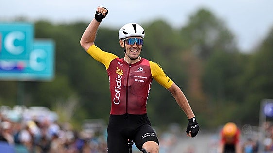 Alex Aranburu se corona en Plouay