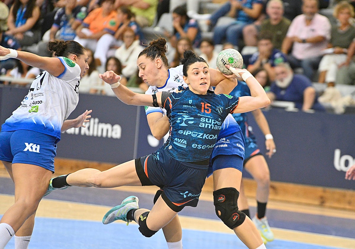Super Amara Bera Bera defeats Elda 35-24 to remain level at top of league