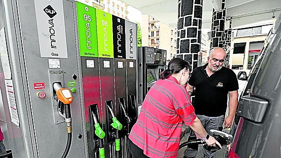 El precio de la gasolina se dispara un 25% en Gipuzkoa desde el inicio del verano