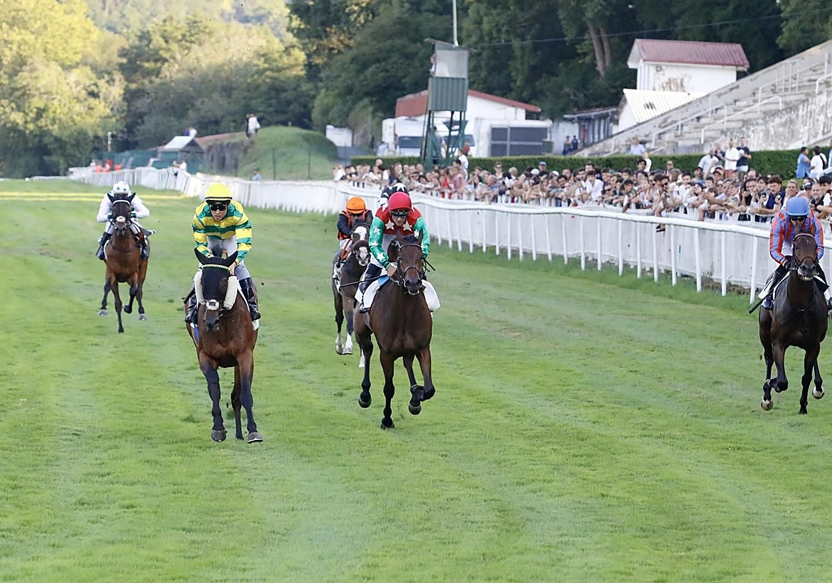 Excelente ambiente en el Hipódromo en la primera jornada de agosto