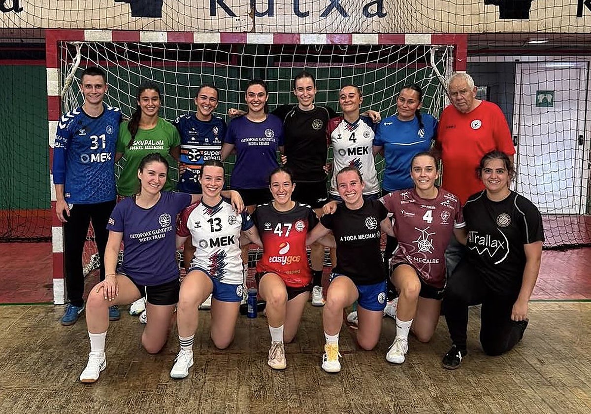 El Eibar Eskubaloia femenino se pone a punto para la nueva temporada