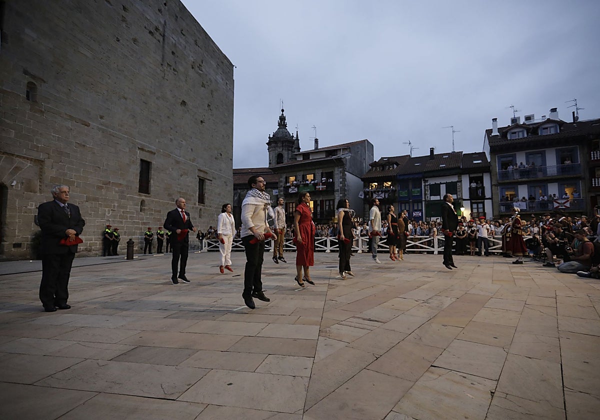 Hondarribia vive una víspera solemne y emotiva