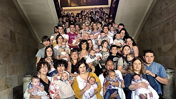 Urretxu prepara un emotivo 'Atsolorra' para los recién nacidos