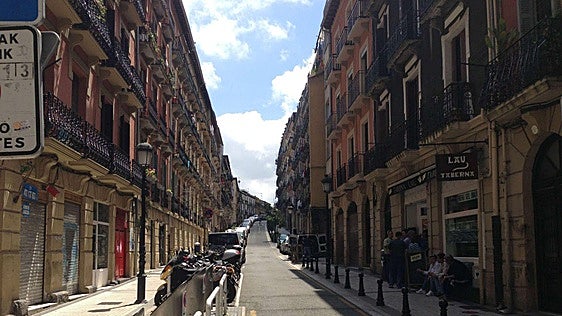 Stop Desahucios denuncia que el fondo Azora mantiene al menos 20 viviendas vacías en la calle Salud