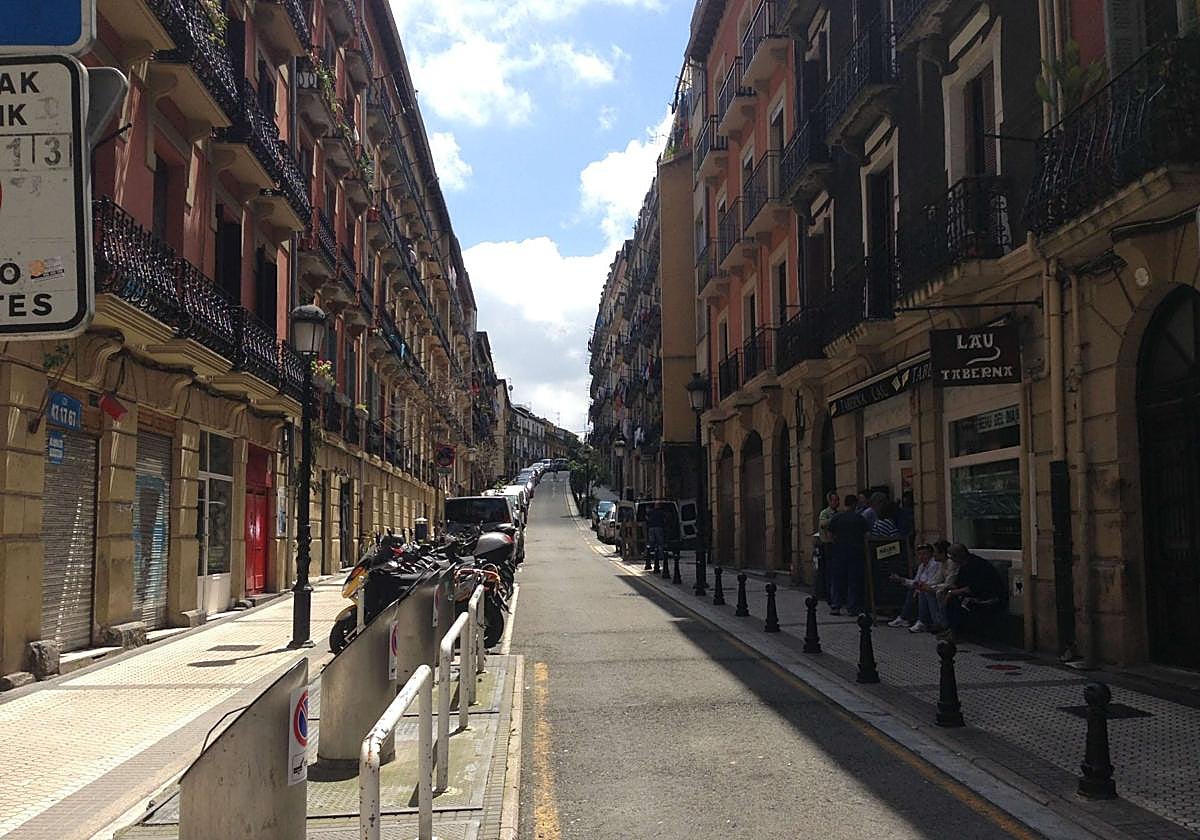 Stop Desahucios denuncia que el fondo Azora mantiene al menos 20 viviendas vacías en la calle Salud