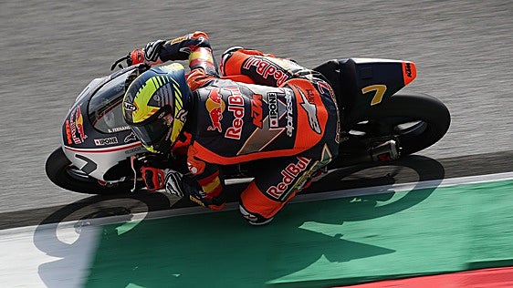 Beñat Fernández busca consolidar su liderato en el circuito de Misano