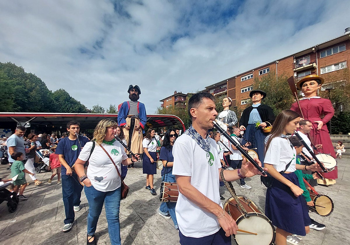 Los Santakrutzak viven este domingo su inicio oficial de la mano de los alkates txikis