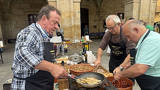 El duelo culinario por la mejor sopa de ajo abre inscripciones