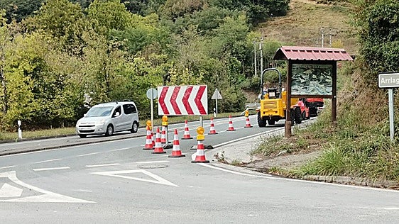 Arrancan las obras para instalar unos semáforos en el acceso al polígono Arriaga