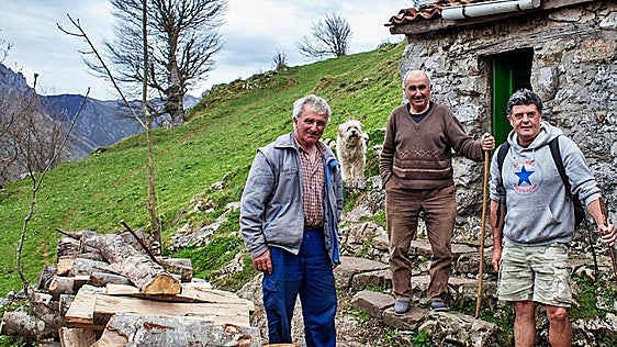 'Los últimos pastores' filmaren emanaldia Orion eta ondoren solasaldia