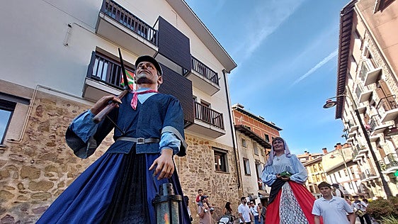 Los gigantes estrechan lazos de amistad