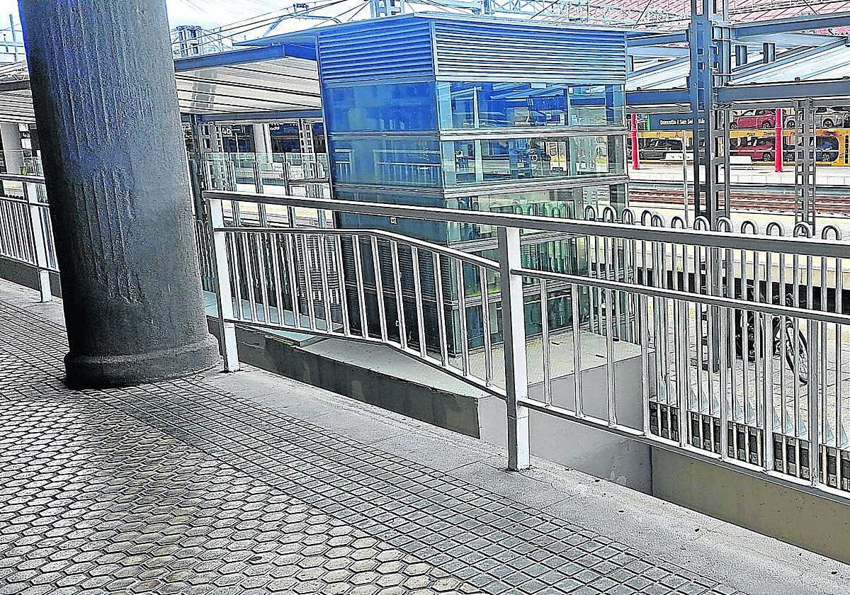Sirimiri: Barandilla que «incumple» las normas de seguridad