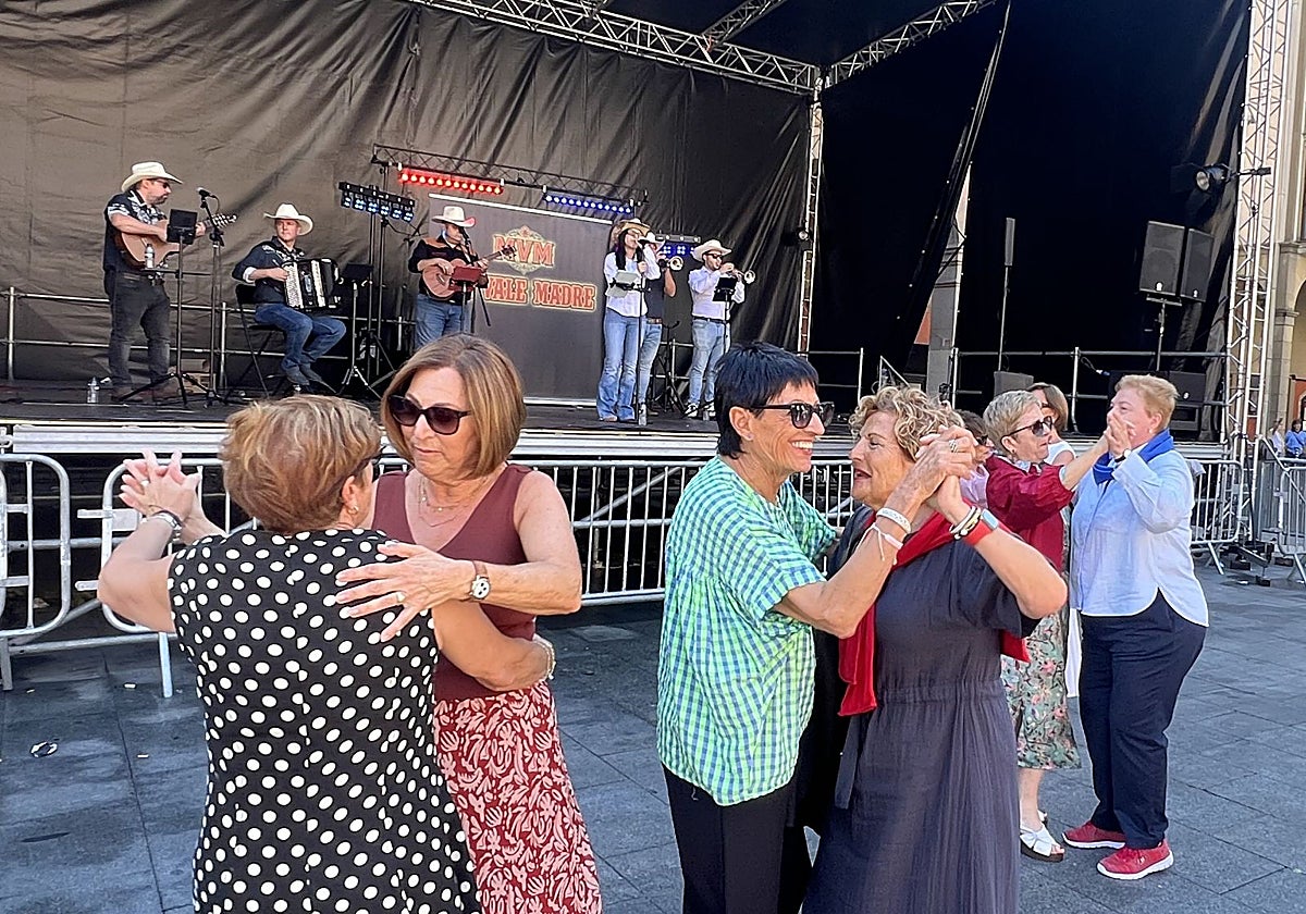 Despedida de las fiestas de Urretxu con 'Momentiko', parque infantil y rancheras