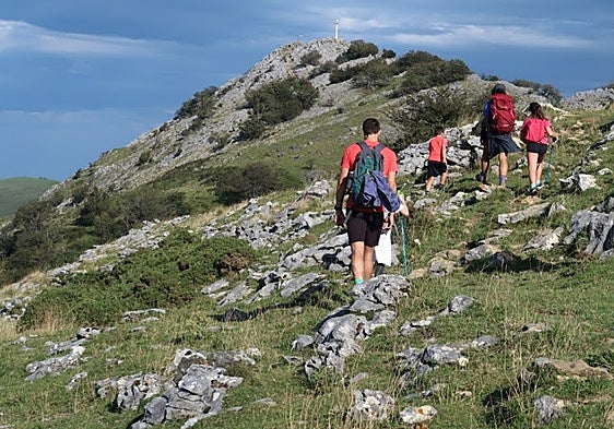 Indamendik umeentzako ibilaldia antolatu du Herniora irailaren 26rako