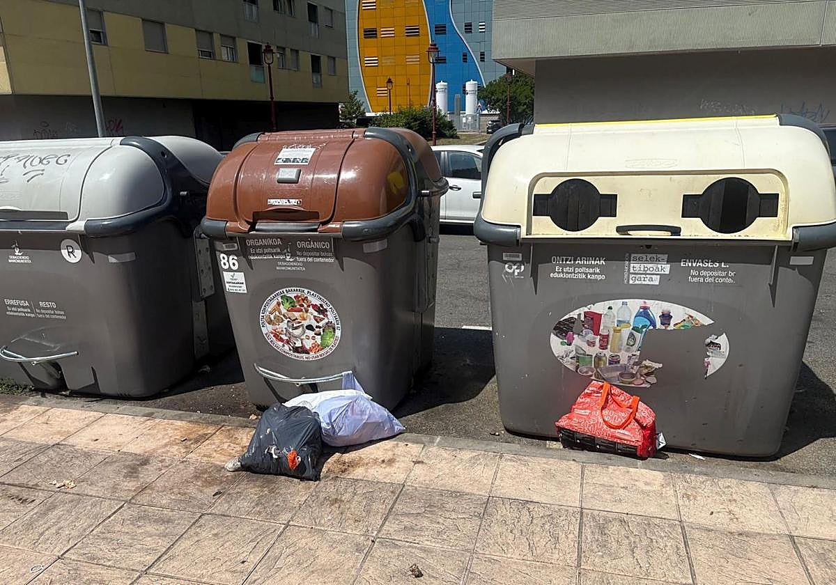 El PSE-EE exige un plan de choque urgente ante la «alarmante» acumulación de basura y la proliferación de ratas en San Andrés y Txaeta