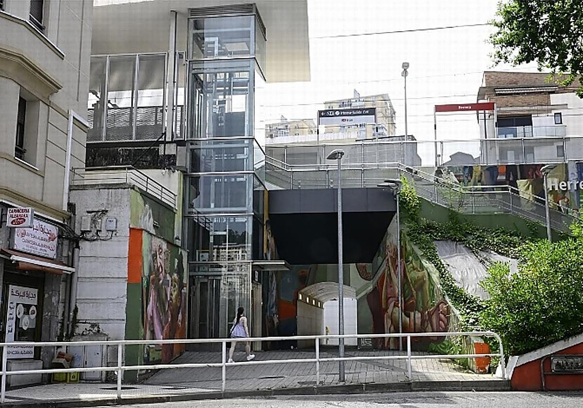 El ascensor de Herrera entra en funcionamiento tras dos años parado: así afectará a la conectividad del barrio