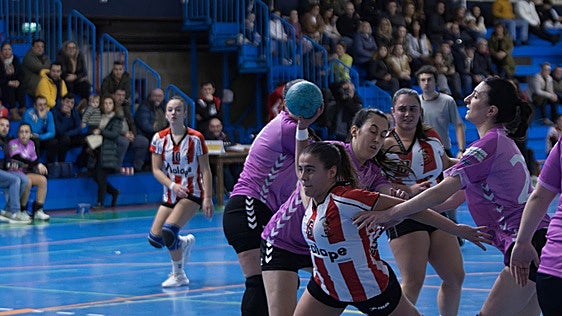 Tres de los cuatro equipos sénior del Sanlo tienen este sábado partidos de Liga en Olaizaga