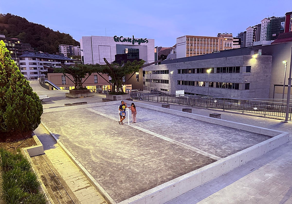 Pistas para el juego de petanca en Torrekua