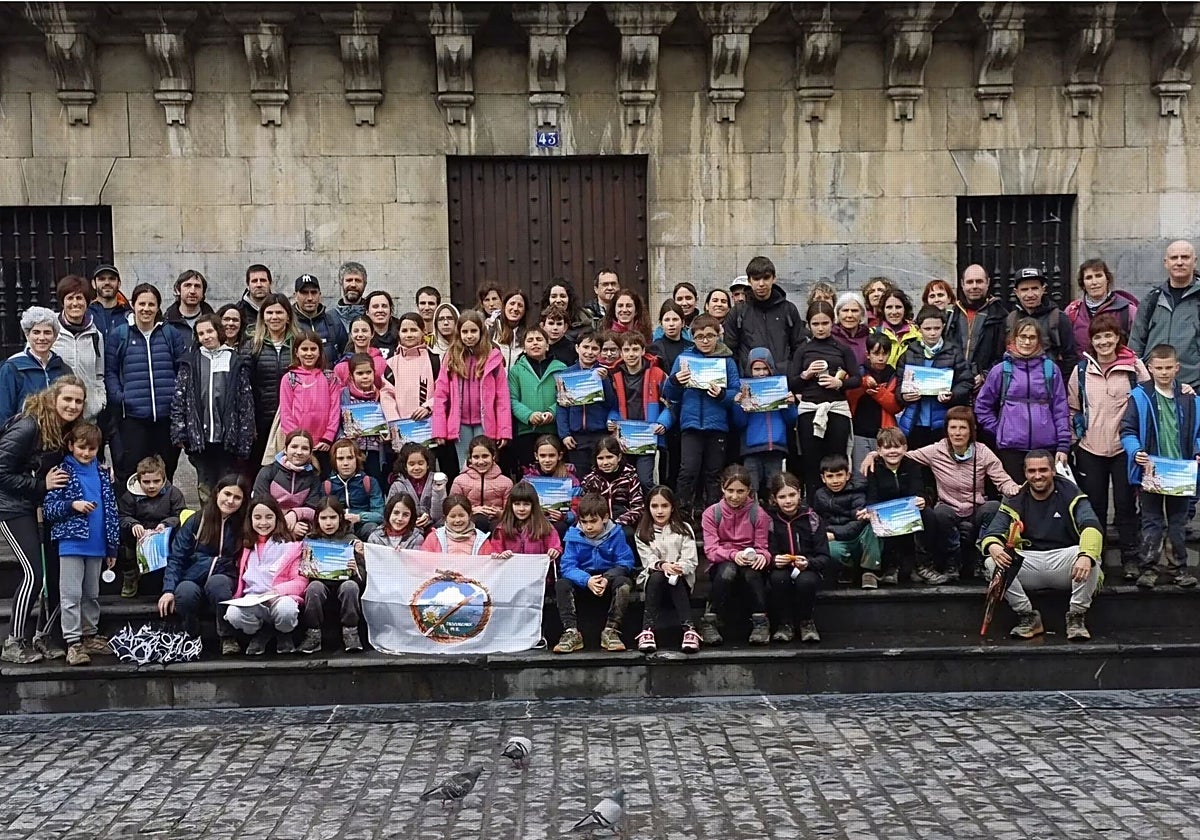 Anaitasuna M.B. pide colaboración a los vecinos para reforzar su equipo de trabajo