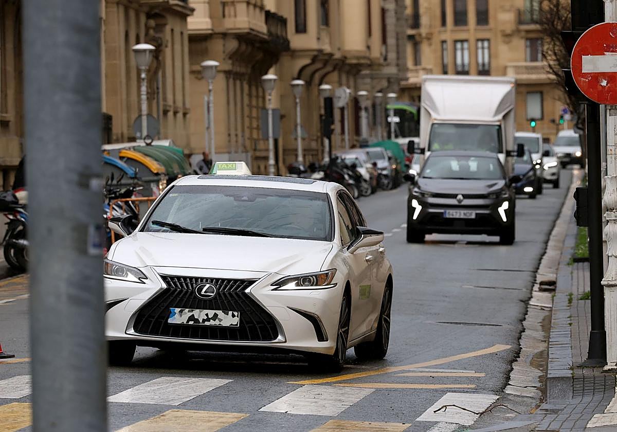 La manifestación de los taxistas vascos en Donostia «interpela al Gobierno Vasco», señala Insausti