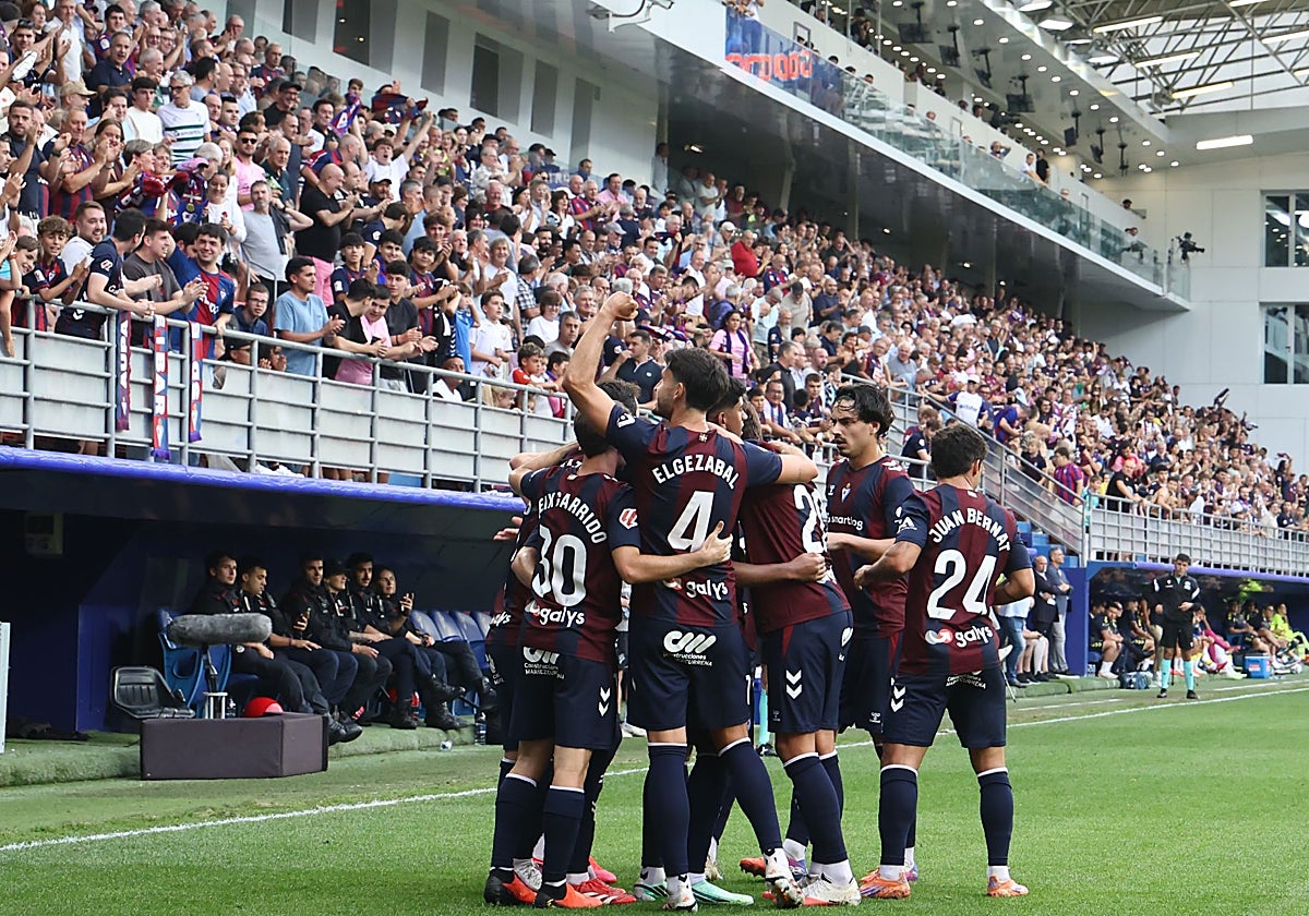 El Eibar se gana un sitio entre los candidatos al ascenso a Primera