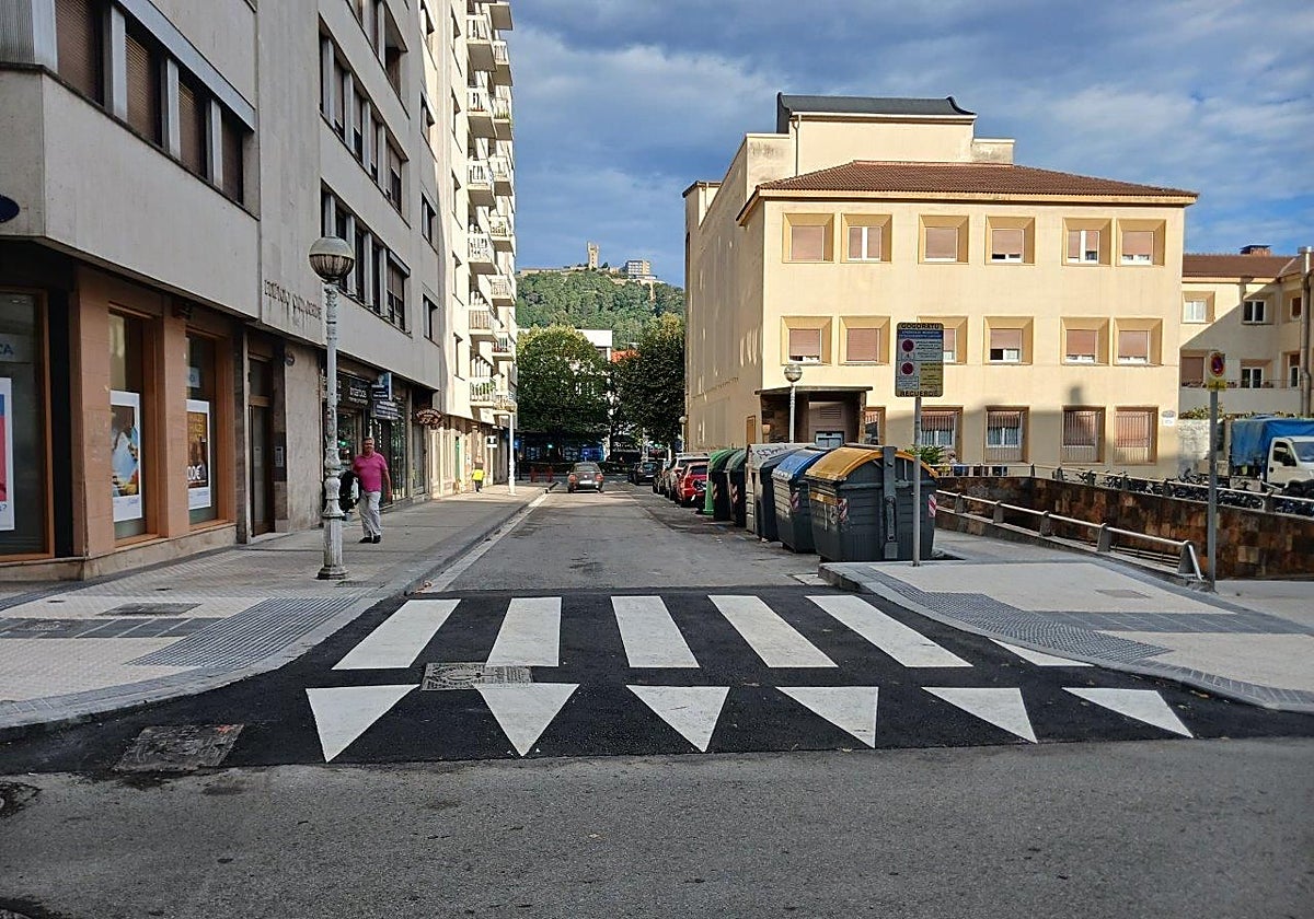 Sirimiri: Paso elevado y aceras renovadas en el Antiguo