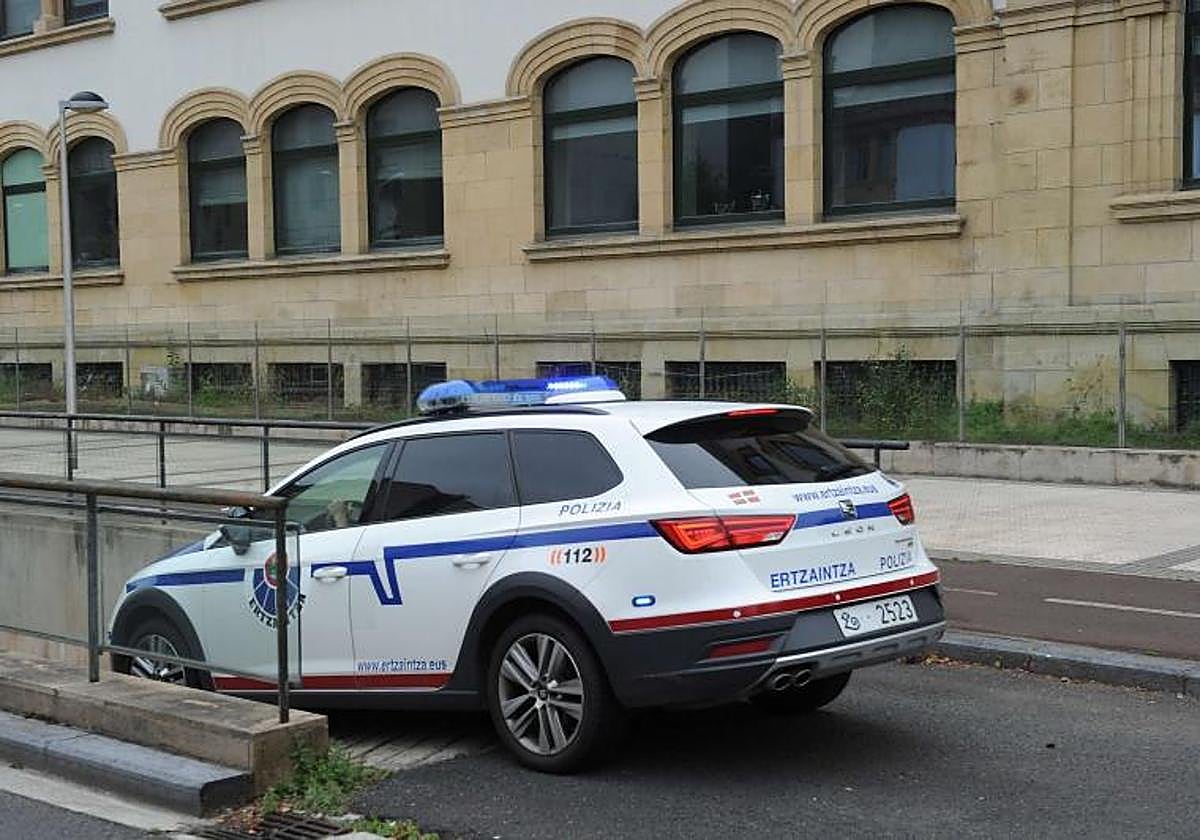 Detenidos en Donostia por transportar a seis personas indocumentadas en un vehículo