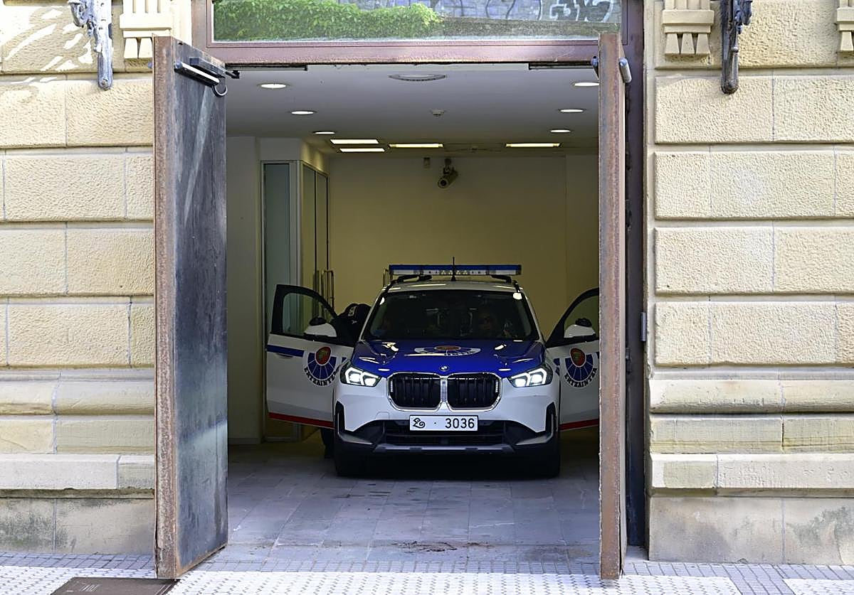 Detenidos dos hombres en Donostia tras ser sorprendidos forzando las cerraduras de varias viviendas en Igara