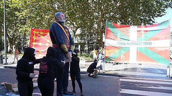 Ernai tacha de «irresponsable» la reacción de Insausti a su marcha y censura que Garmendia les compare con los franquistas