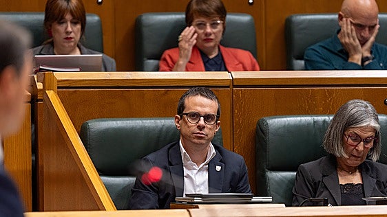 Otxandiano critica la gestión de Pradales: «Antes la patria y luego el partido. Hay que pasar de las palabras a los hechos»