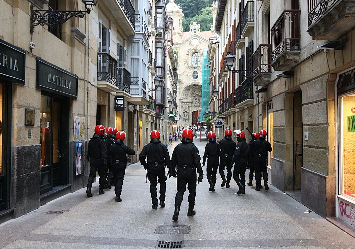 Insausti activa la Mesa de Seguridad ante posibles protestas violentas de Blocus el fin de semana en Donostia