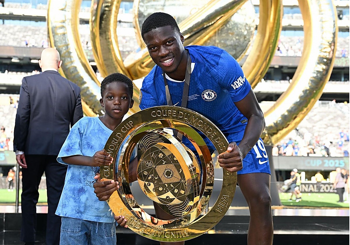 La Real Sociedad llega a un acuerdo con el Chelsea para la cesión de Mamadou Sarr