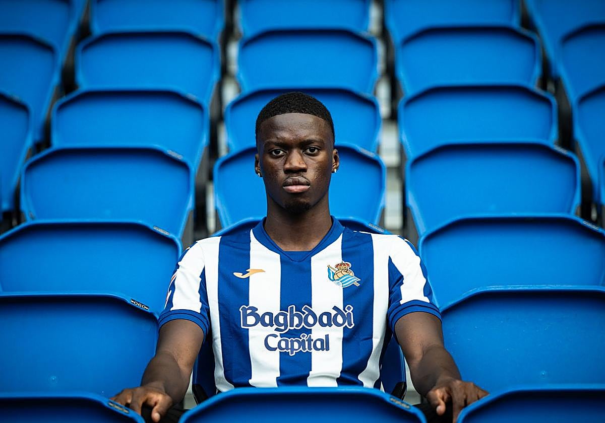 La Real oficializa el fichaje de Mamadou Sarr: «Con muchas ganas de empezar»