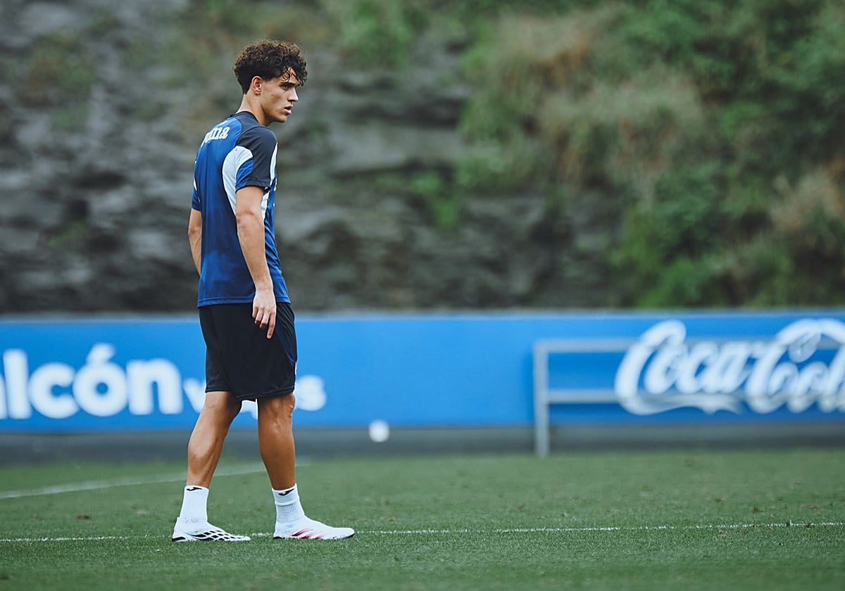 Pablo Marín sigue sin poder unirse al grupo en Zubieta, ya sin Mikel Goti