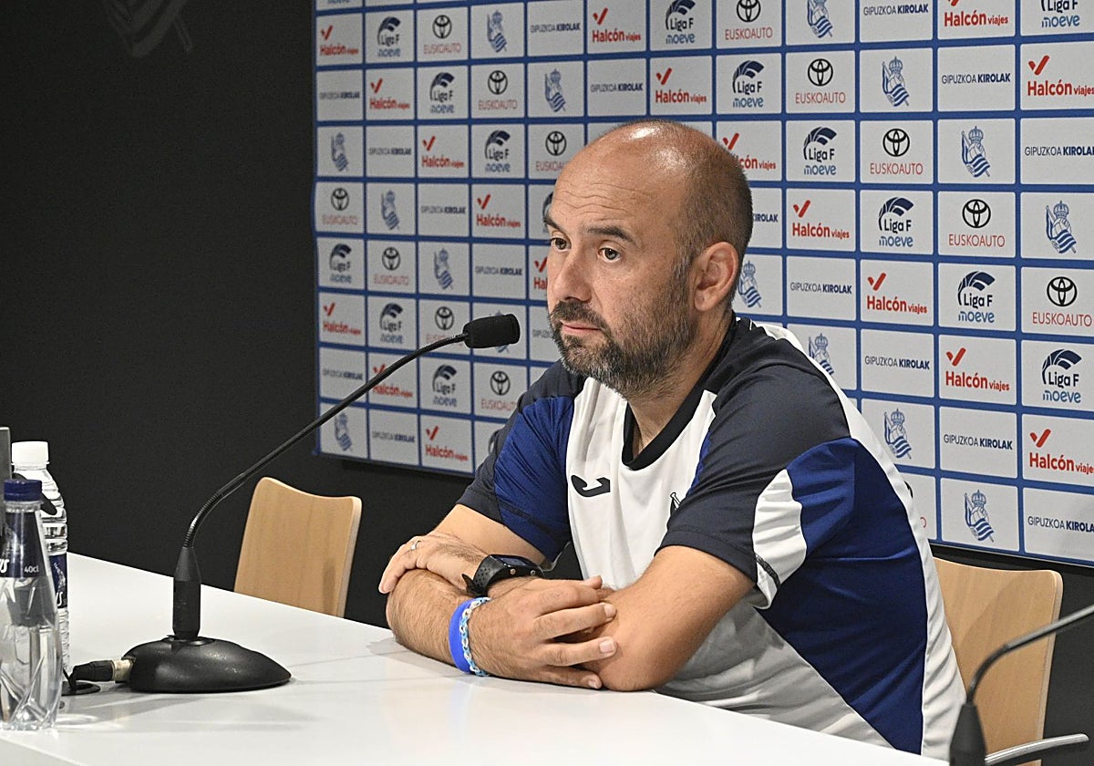Álvarez trabaja la defensa para despegar con la Real