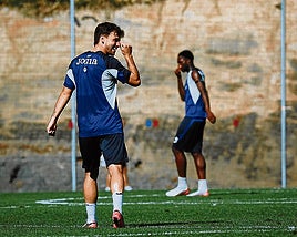 Jon Balda sonríe en el último entrenamiento del equipo en Zubieta